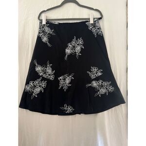 Geoffrey Beene Sport Women’s Black Floral Embroidered Skir 12 Cotton Flounce Hem